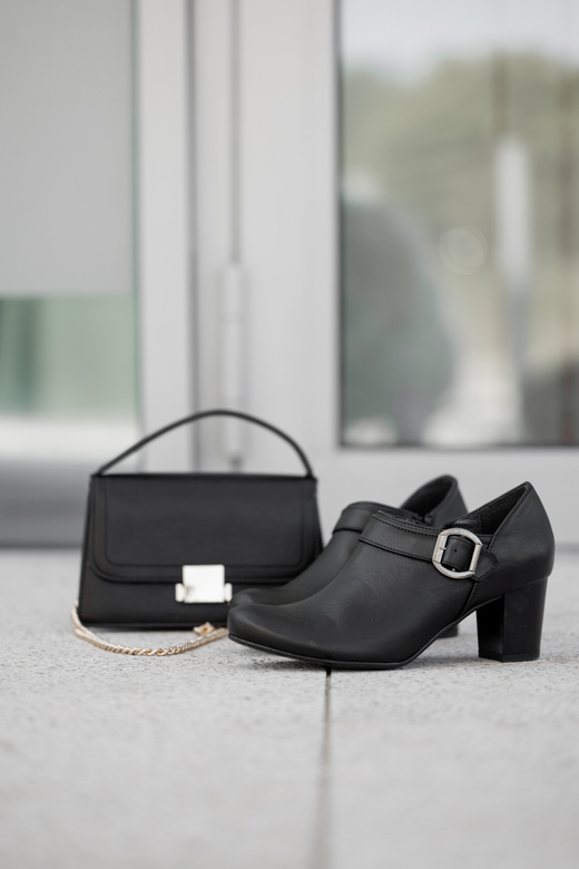 Obuv Dámské polobotky z přírodní kůže Černá 826 ElitaBut