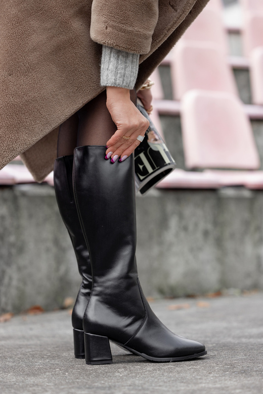 Pohodlné dámské boty na nízkém podpatku z přírodní kůže 212 ElitaBut