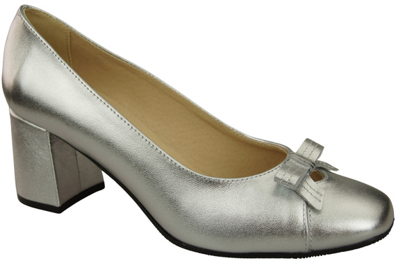 Dámské lodičky s mašlí Stříbrná přírodní kůže a nízkým podpatkem 203 ElitaBut