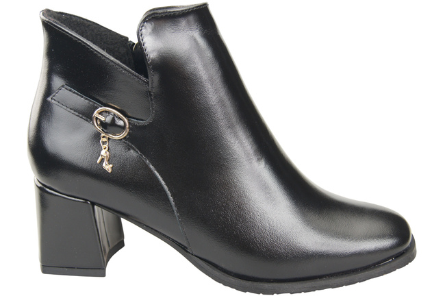 Dámské kotníkové boty ElitaBut 226 Černá lesklá z pravé kůže, zateplené, hranatá špička, široký podpatek (blok)