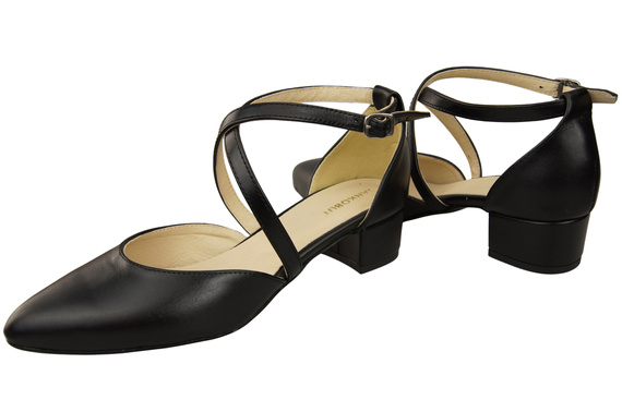 Dámské Sandály Kožené Černé s Pásky na Nízkém Podpatku 223 ElitaBut