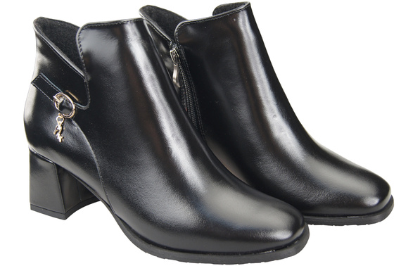 Dámské kotníkové boty ElitaBut 226 Černá lesklá z pravé kůže, zateplené, hranatá špička, široký podpatek (blok)