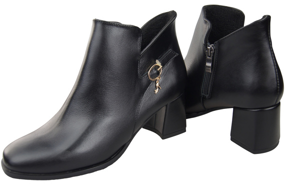 Dámské kotníkové boty ElitaBut 226 černé z pravé kůže, zateplené, hranatá špička, široký podpatek (blok)