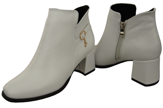 Dámské kotníkové boty ElitaBut 226 Bílá z pravé kůže, zateplené, hranatá špička, široký podpatek (blok)