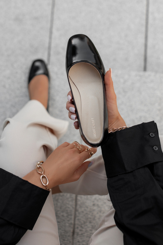 Ploché dámské boty Černé boty s lesklým ozdobným podpatkem Přírodní kůže 209 ElitaBut