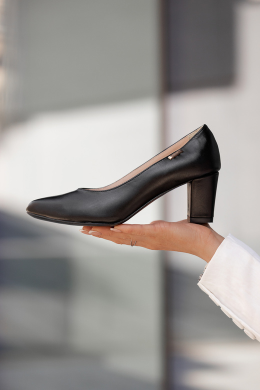 Klasické dámské boty z hladké černé přírodní kůže 213 ElitaBut